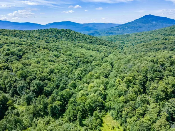 90 Snow Valley Road, Winhall, VT 05340