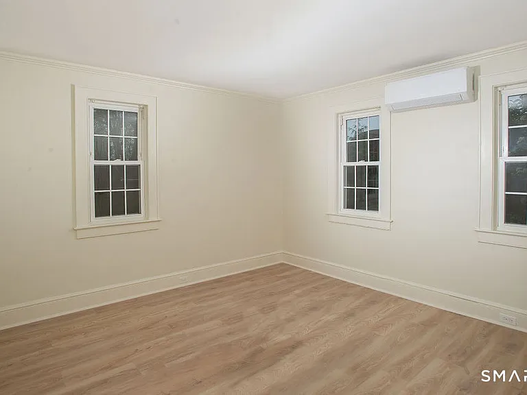 40 Seminary St #B — Photo 10