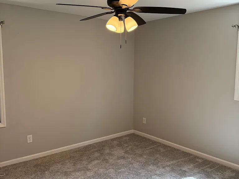 1601 Starbrook Dr — Photo 10