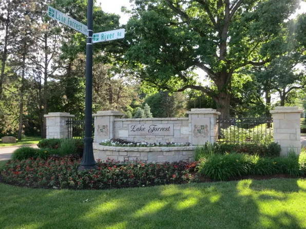 24951 W Lake Forrest Ln, Shorewood, IL 60404