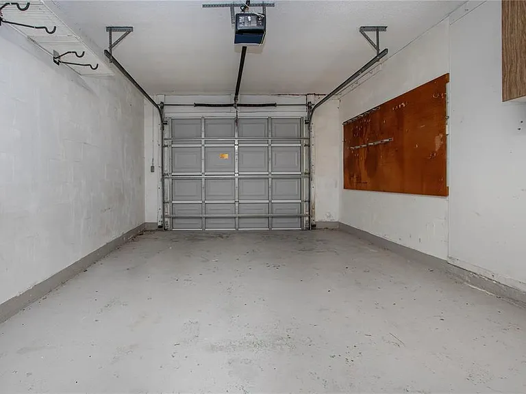 802 Buttonwood Dr — Photo 32