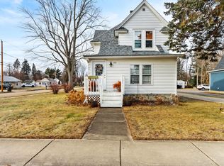 201 N 5th Ave, Walworth, WI 53184