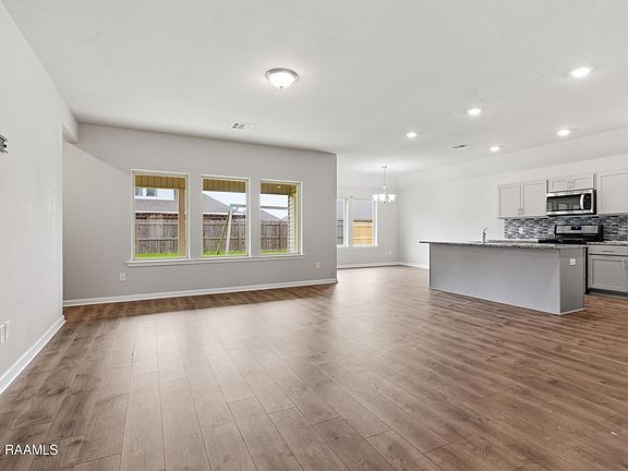 4th image of 113 Grenada Ln