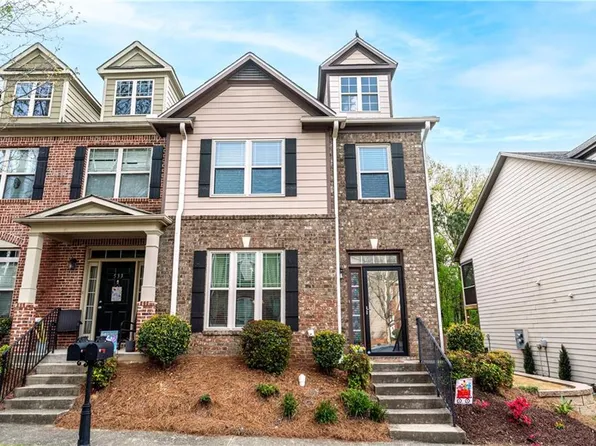 535 Ridge View Xing, Woodstock, GA 30188