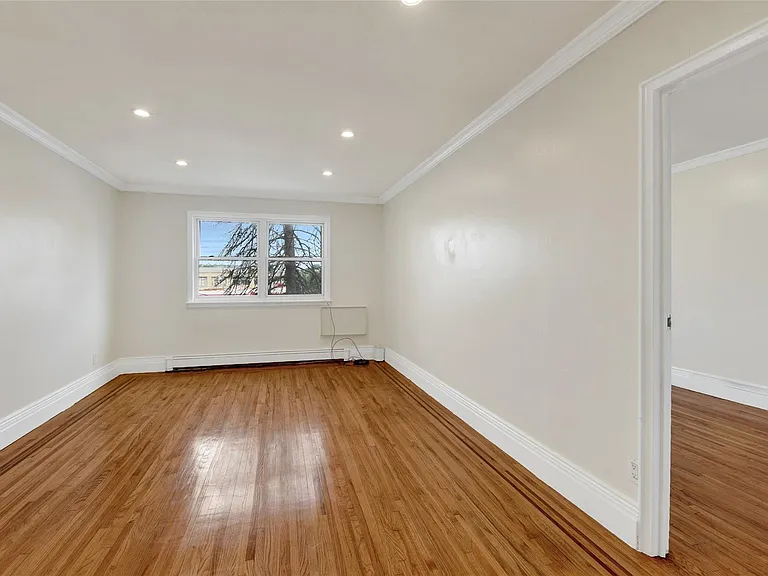 4392 Carpenter Ave #2 — Photo 8