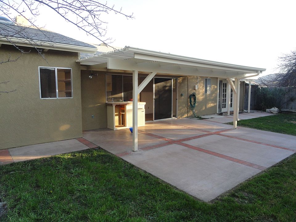 2nd image of 555 Dawn Dr