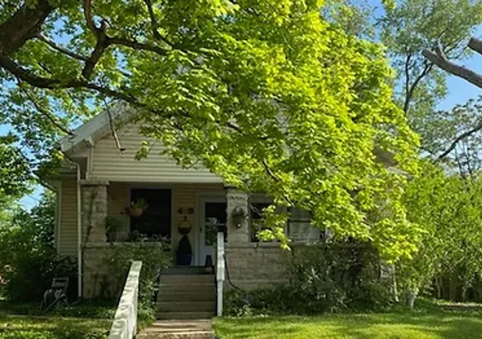 409 E University St — Photo 1