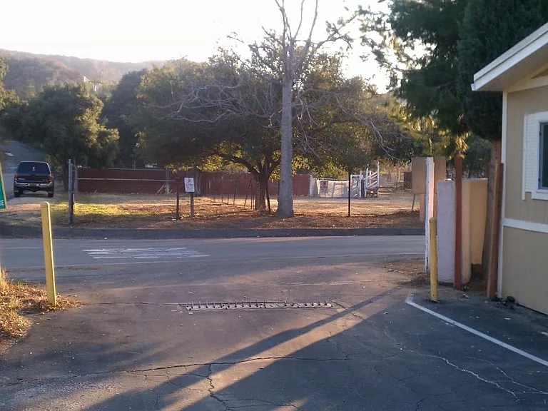 Immediate surroundings