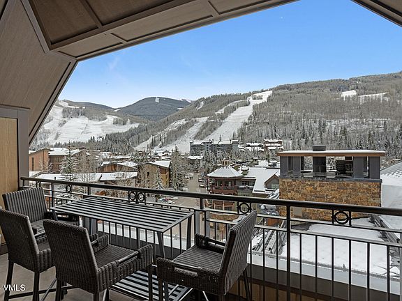 4th image of 141 E Meadow Dr #Penthouse H