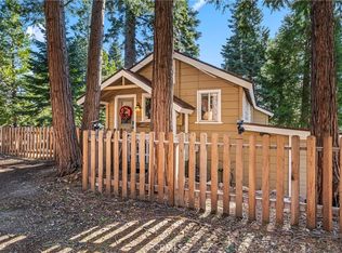 271 La Casita Dr, Twin Peaks, CA 92391