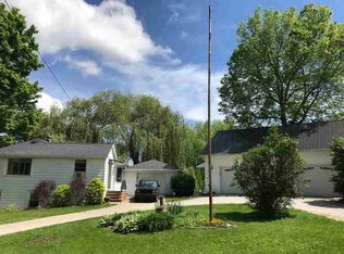 215 Spring Beach Rd, Rome City, IN 46784