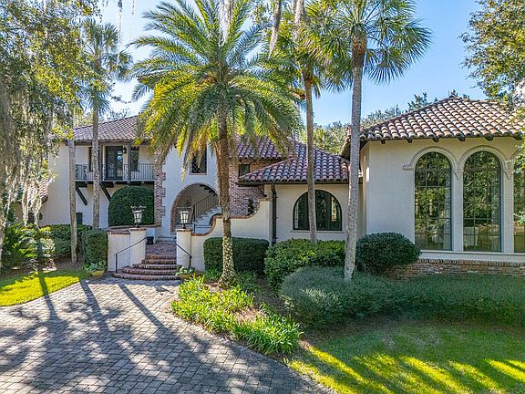 2nd image of 467 Forest Rd