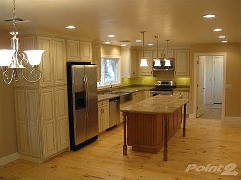 cooks kitchen - all new appliances and island