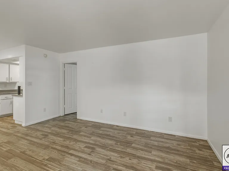 2330 W Lone Cactus Dr #103 — Photo 11