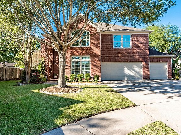 2nd image of 402 Ashberry Ct