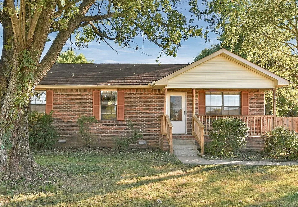 2621 Deerpath Dr