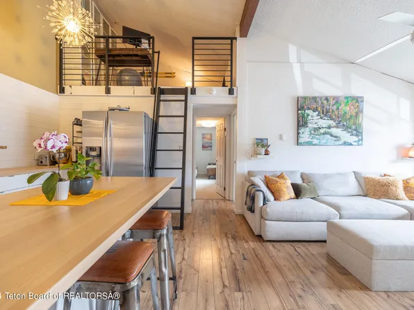 355 W Deloney Ave APT B-8, Jackson, WY 83001