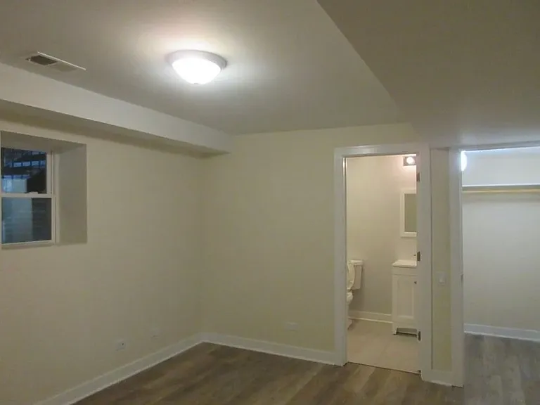 2020 N Bissell St #1F — Photo 14