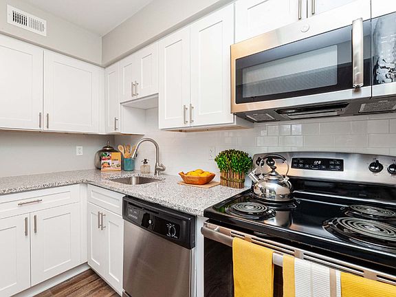 4th image of 1201 Waterfront Dr #527F31