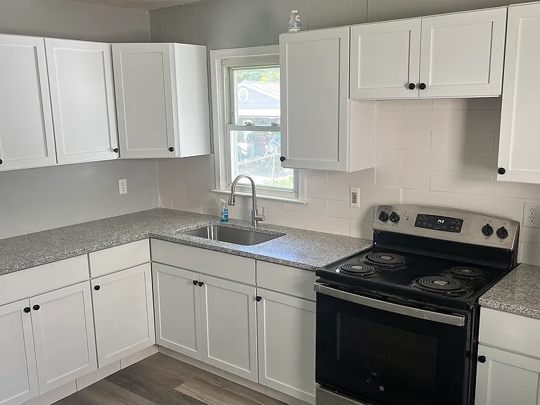 8034 Elm St — Photo 6