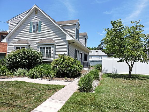 2nd image of 100 Northbrook Ave