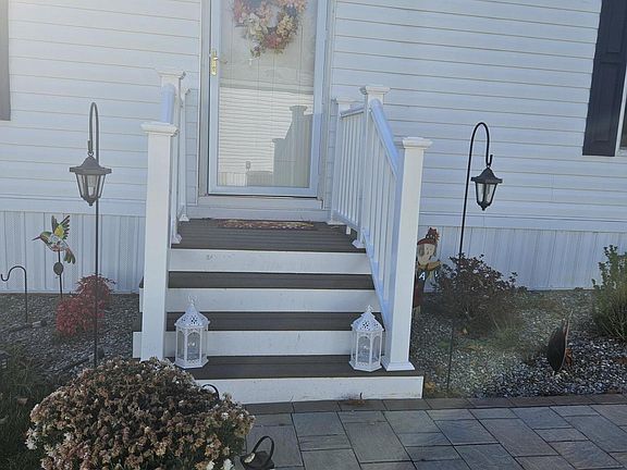 5th image of 441 Phme Dr N