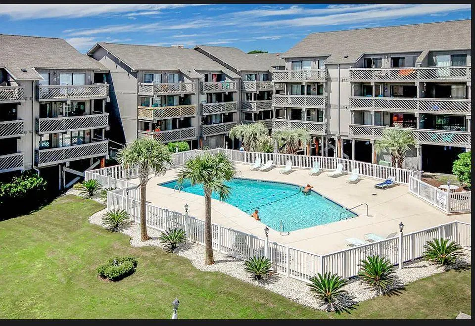 9621 Shore Dr — Photo 1