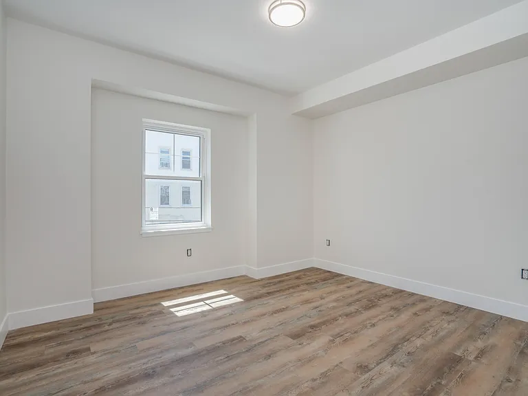 388 Carroll Ave #1 — Photo 7