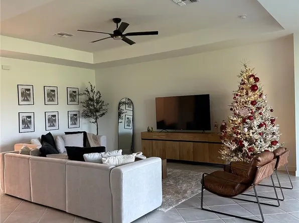 9291 Aqua Overlook Ct, Lehigh Acres, FL 33936