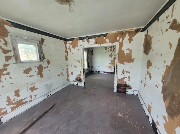 detroit-michigan-88398033 picture