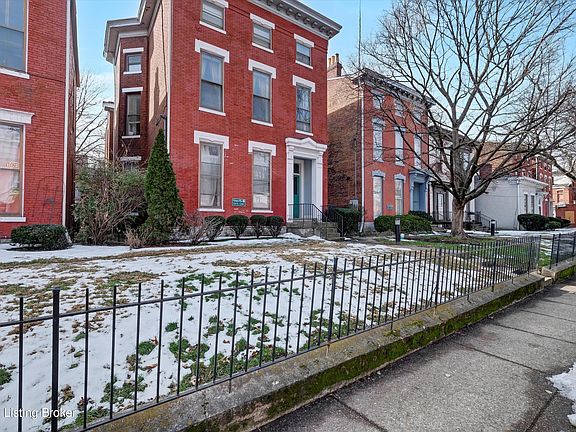 4th image of 124 E Oak St APT 2