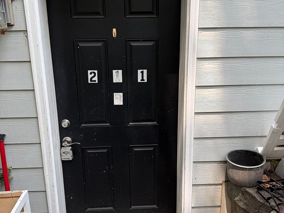 1st image of 211 Shamrock Rd #B