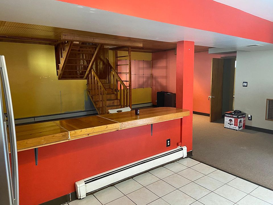 1st image of 572 Carman Ave #1