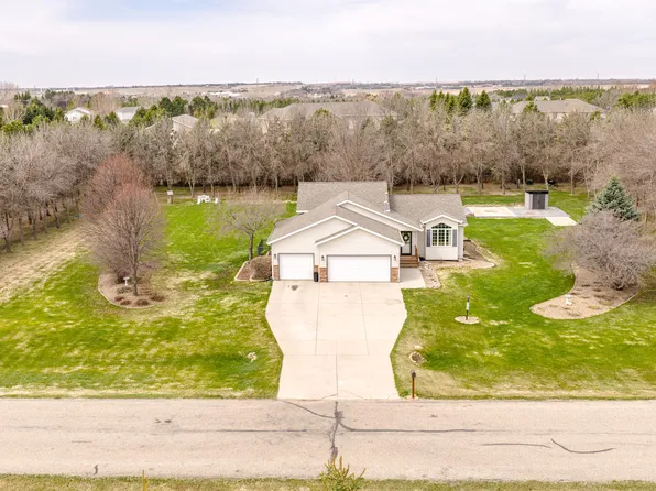 3340 Foxtail Cir, Bismarck, ND 58503