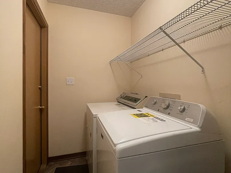 114 Fair Oaks Dr — Photo 11
