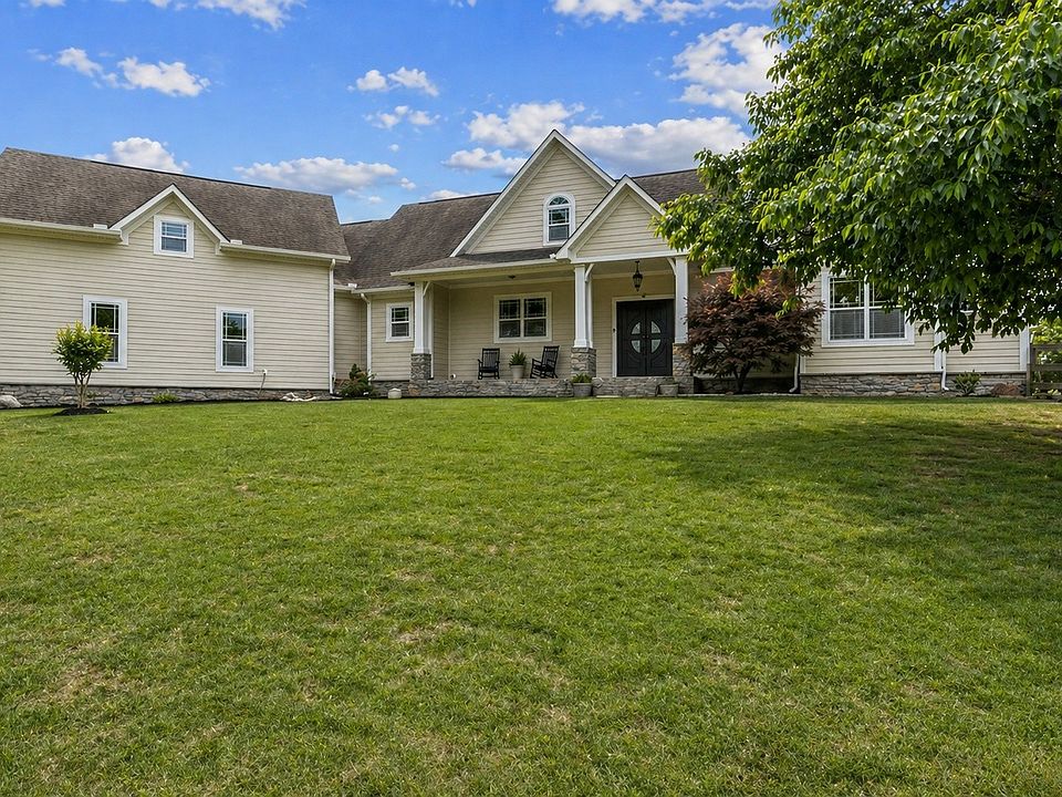 1st image of 3946D Hickory Ridge Rd #D