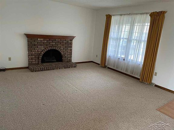 5th image of 5655 Juniper Ln