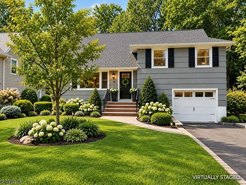 1st image of 33 Longacre Drive
