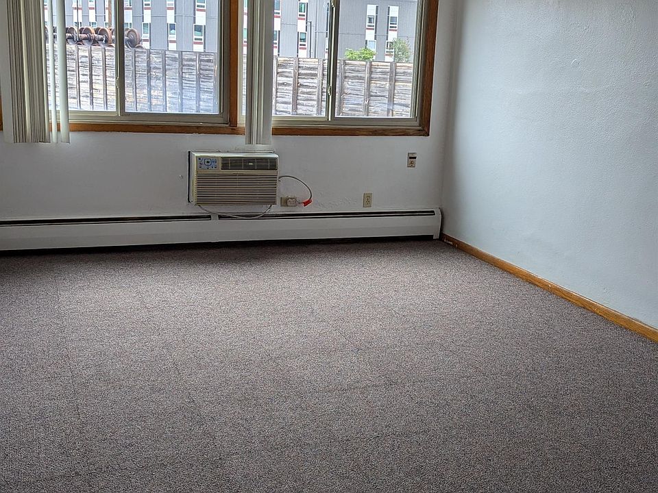 1st image of 2209 Washington St NE APT 23