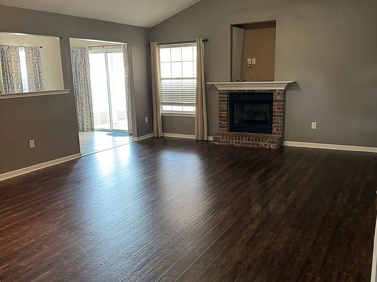 2305 Minnesota Ave — Photo 2