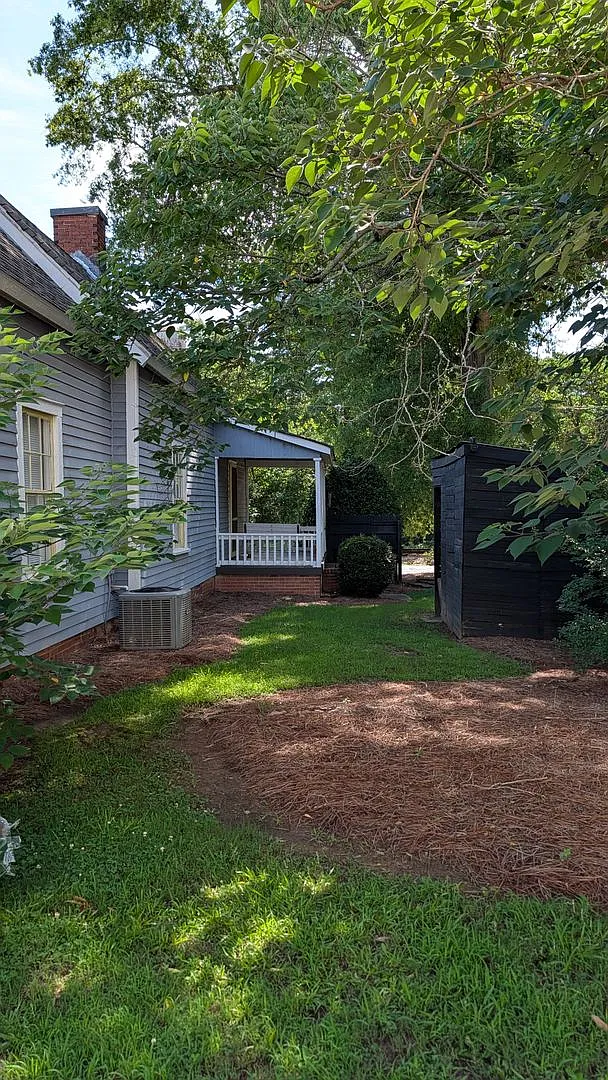 Charming Mill-Era Cottage Near Downtown Monroe — Photo 3