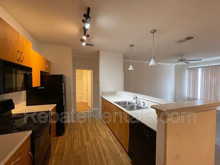 8290 Gate Pkwy #310 — Photo 11