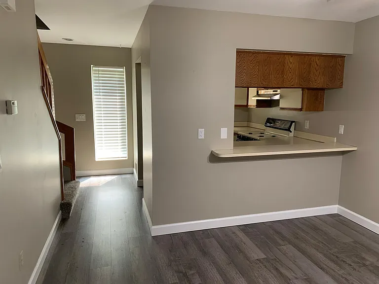38615 Meadowdale St — Photo 3