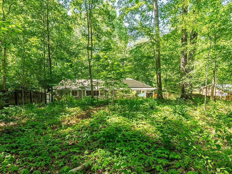 211 Celeste Cir — Photo 35