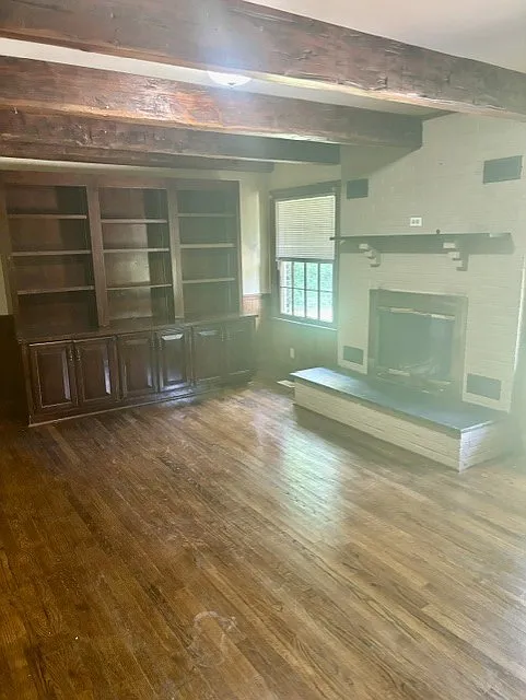 3 bed, 2.0 bath, 2022 sqft, $1,900 — Photo 4
