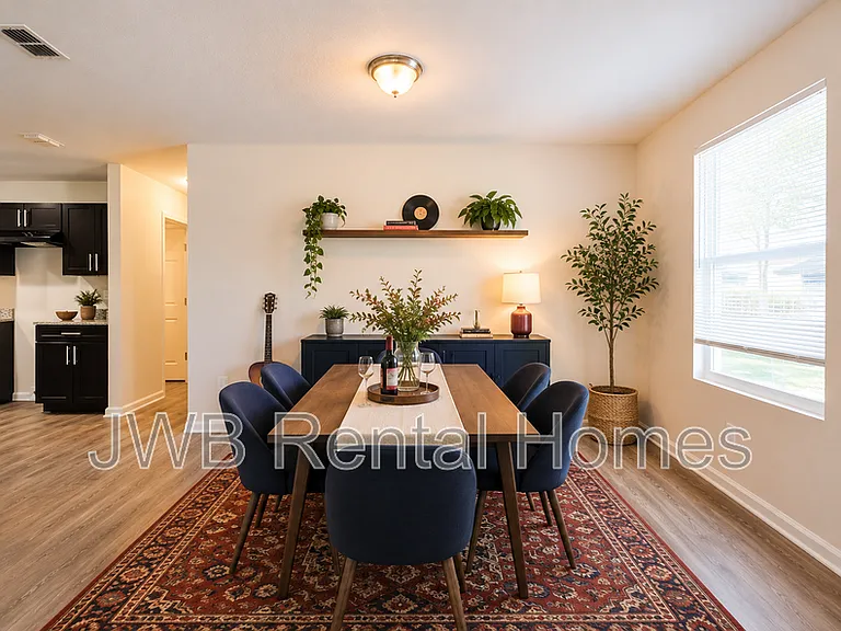 1562 W 32nd St — Photo 5
