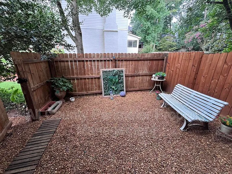 1311 Mile Post Dr — Photo 16