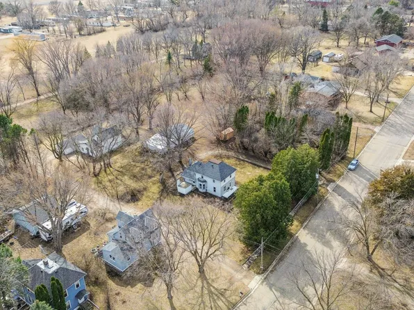 440 3rd St SW, Cokato, MN 55321