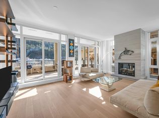 6697 Nelson Ave #203, West Vancouver, BC