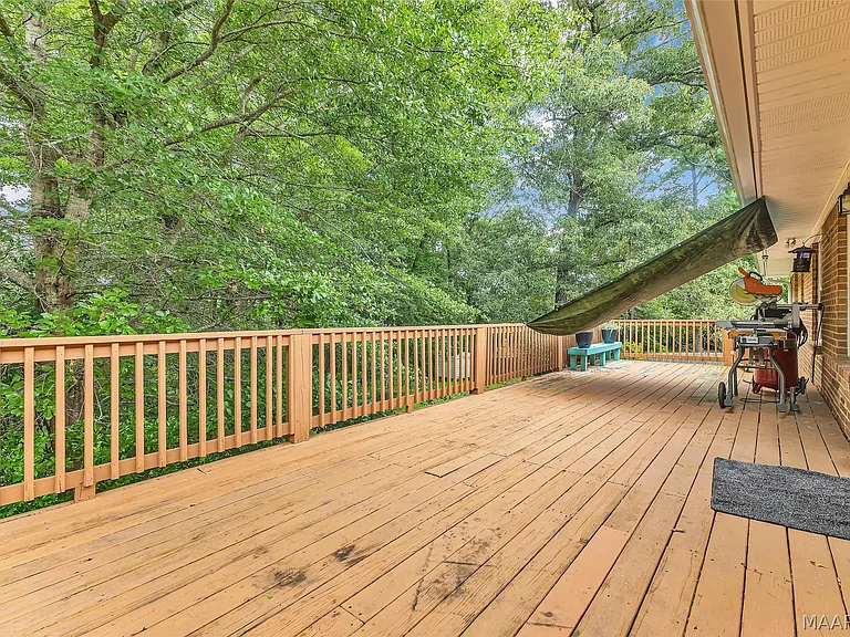 140 Livingston Cir — Photo 39